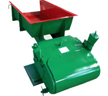 GZ電磁振動(dòng)給料機(jī)具有結(jié)構(gòu)簡(jiǎn)單、操作方便、無需潤滑、耗能低等特點(diǎn),并且能夠均勻的調(diào)節(jié)給料量。